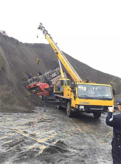 临江上犹道路救援